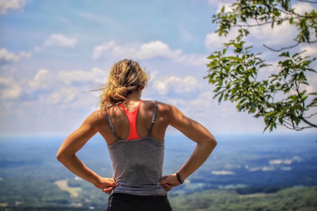 Titelbild zu „Fitness im Freien: Die besten Outdoor-Aktivitäten für den Sommer“